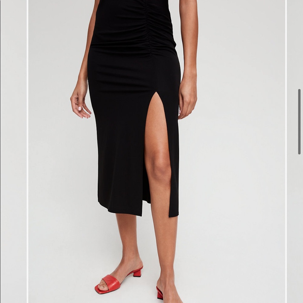 Wilfred aritzia midi boussan skirt in burgundy